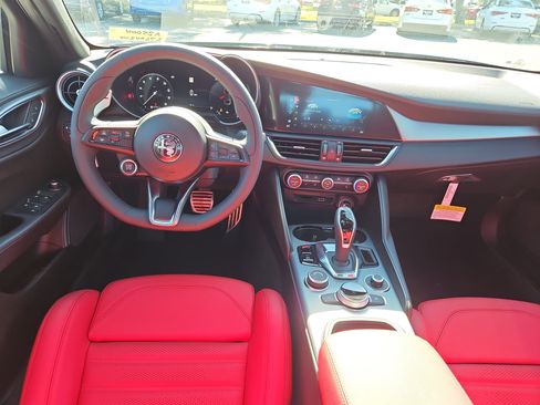 New 2025 Alfa Romeo Giulia w/ Veloce Package Rwd image 8