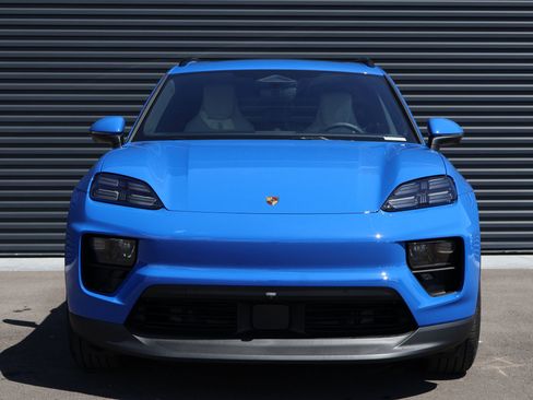 New 2026 Porsche Macan 4 Electric image 6