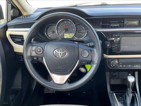 Used 2014 Toyota Corolla LE image 5
