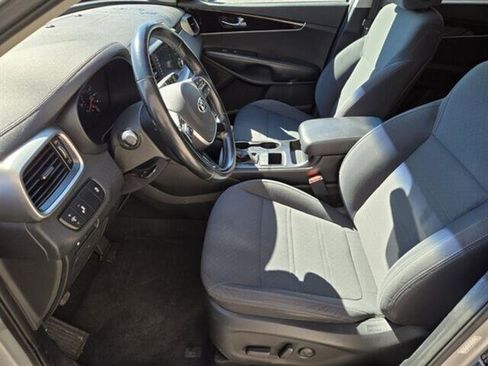 Used 2020 Kia Sorento LX w/ LX I4 Convenience Package image 6