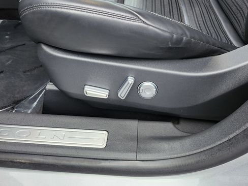 Used 2024 Lincoln Nautilus Reserve image 25