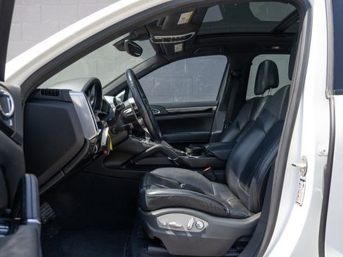 Certified 2017 Porsche Cayenne Platinum Edition AWD/4WD image 17