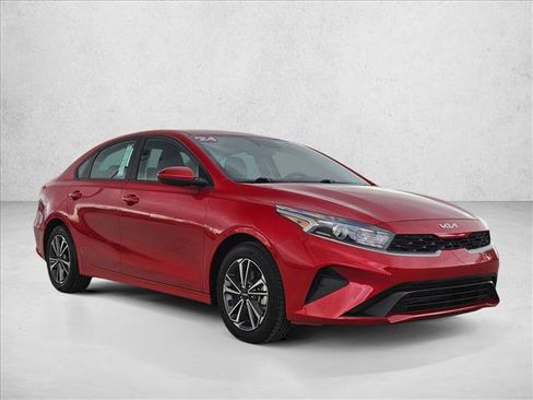 Used 2024 Kia Forte LXS FWD image 3