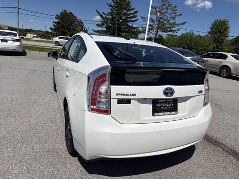 Used 2013 Toyota Prius Four w/ Deluxe Solar Roof Pkg FWD image 5