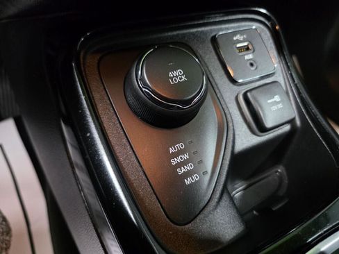 Used 2020 Jeep Compass Limited AWD/4WD image 15