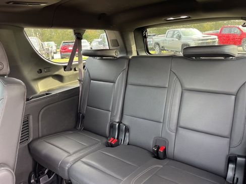 Used 2023 Chevrolet Suburban Z71 w/ Luxury Package image 39