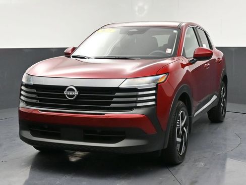 Used 2025 Nissan Kicks SV w/ Interior Electronics Package image 3