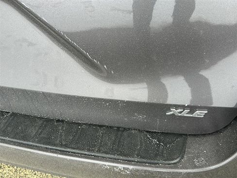 Used 2020 Toyota Sienna XLE image 13