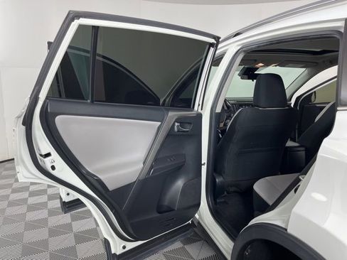 Used 2018 Toyota RAV4 XLE image 41