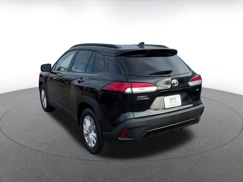 Used 2025 Toyota Corolla Cross LE image 11