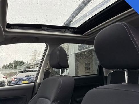 Used 2018 Subaru Forester 2.5i Premium w/ All-Weather Package image 10