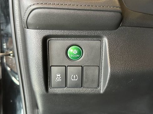 Used 2022 Honda HR-V LX image 18