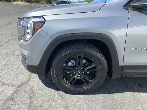 Used 2024 GMC Terrain AT4 AWD/4WD image 9