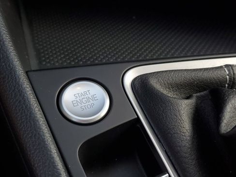 Certified 2023 Volkswagen Jetta SE FWD image 29