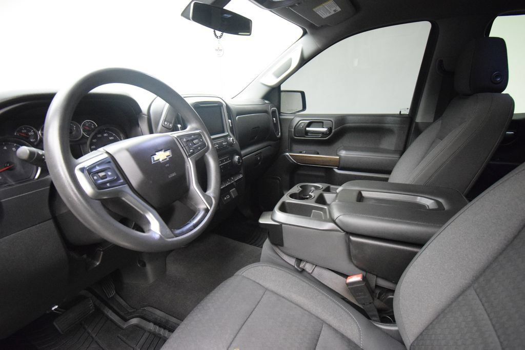 Used 2020 Chevrolet Silverado 1500 LT w/ Trailering Package AWD/4WD image 7