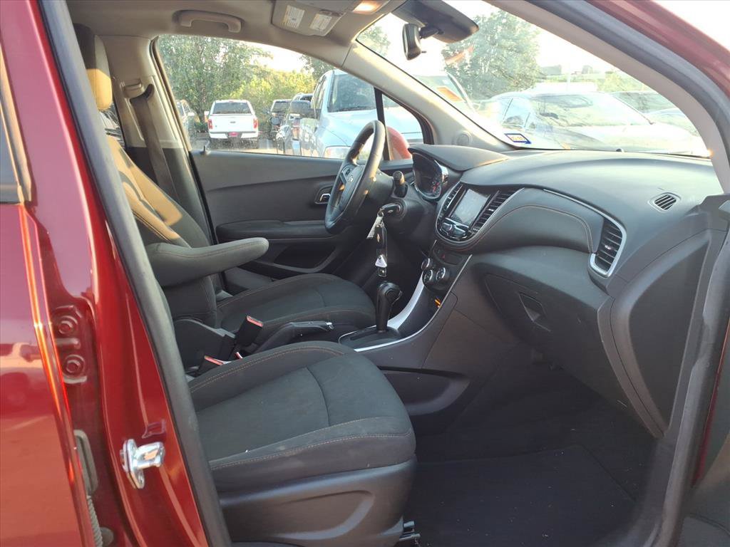 Used 2021 Chevrolet Trax LS w/ Tint and Cruise Package AWD/4WD image 17