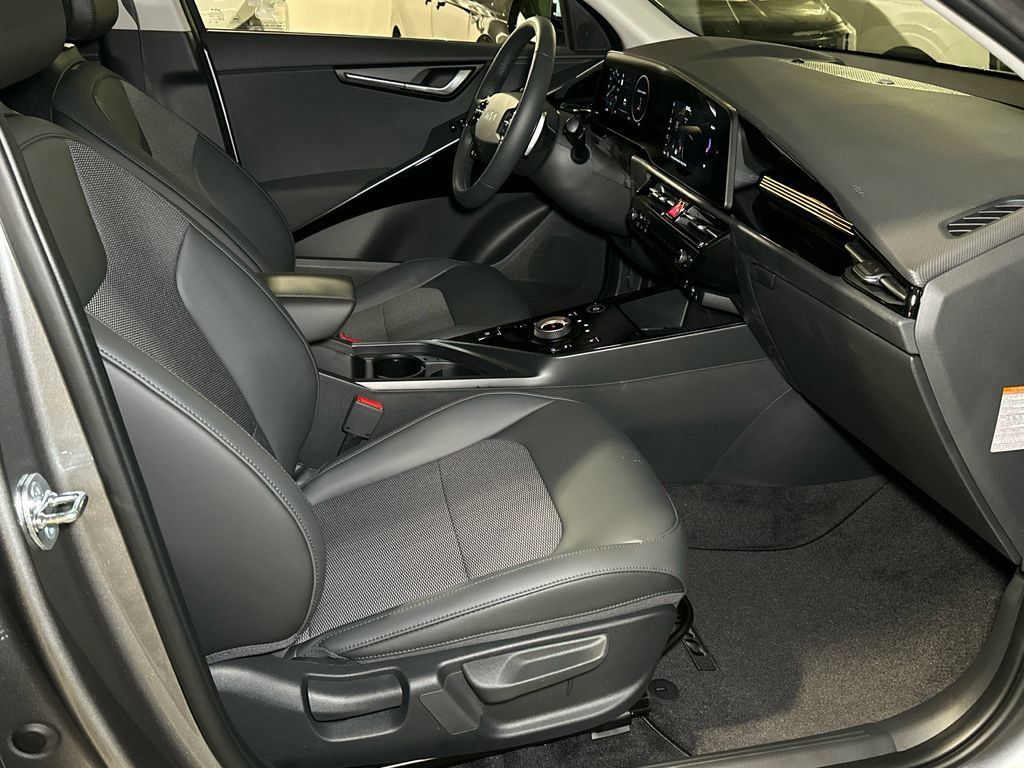 New 2026 Kia Niro Wind w/ Wind Preserve Package FWD image 13