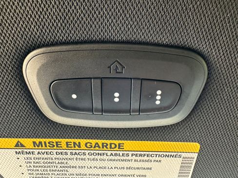 Used 2024 Chrysler Pacifica Limited w/ S Appearance Package FWD image 30
