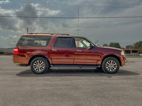 Used 2017 Ford Expedition EL XLT w/ Equipment Group 202A AWD/4WD image 8