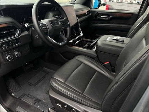 Certified 2025 GMC Yukon XL Denali image 11