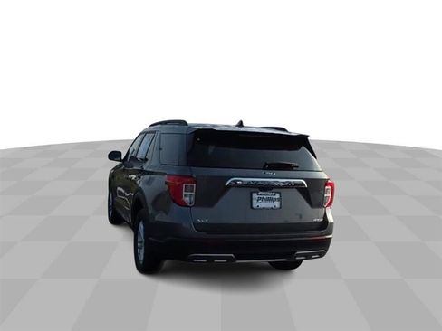 Used 2023 Ford Explorer XLT w/ Equipment Group 202A image 7