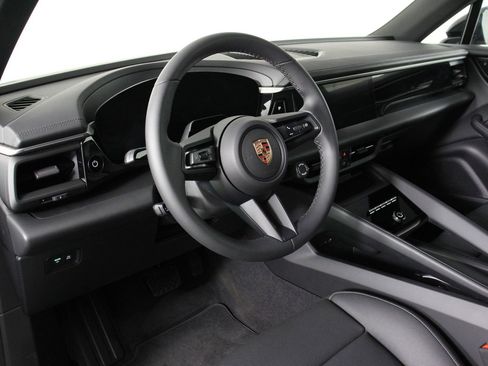 New 2026 Porsche Macan 4 Electric AWD/4WD image 4
