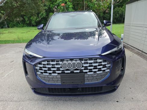 Used 2025 Audi Q5 Premium w/ Convenience Package AWD/4WD image 2