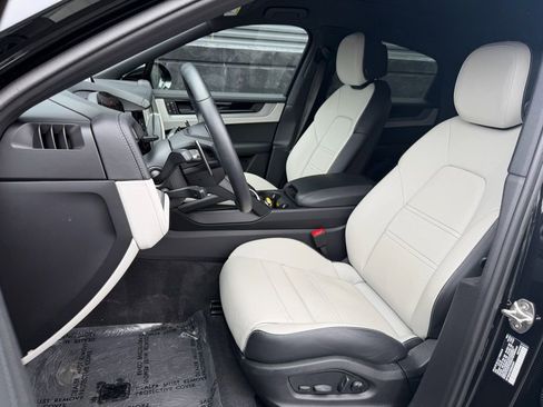 Certified 2025 Porsche Cayenne Coupe AWD/4WD image 16
