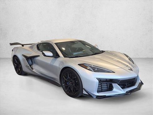 Used 2026 Chevrolet Corvette Z06 w/ Z07 Performance Package RWD image 3