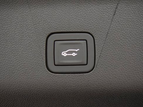 New 2026 Chevrolet Suburban Premier image 24