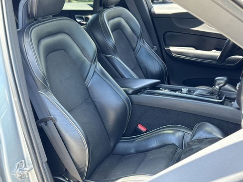 Used 2018 Volvo XC60 T6 R-Design w/ Convenience Package AWD/4WD image 27