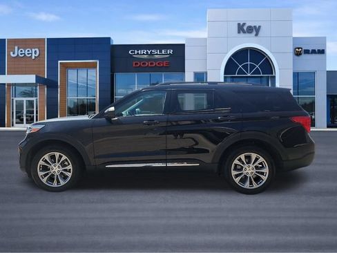Used 2022 Ford Explorer XLT w/ Equipment Group 202A AWD/4WD image 5