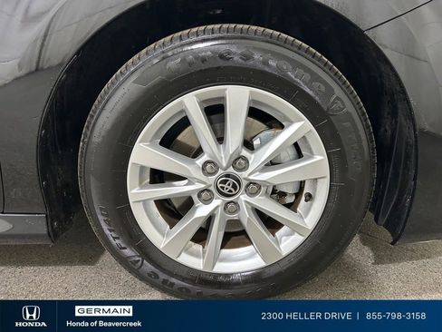 Used 2025 Toyota Camry LE image 12