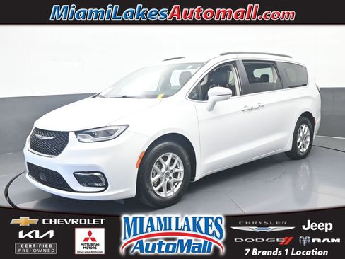 Used 2022 Chrysler Pacifica Touring-L FWD image 1