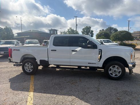 Used 2025 Ford F250 XLT w/ FX4 Off-Road Package AWD/4WD image 4