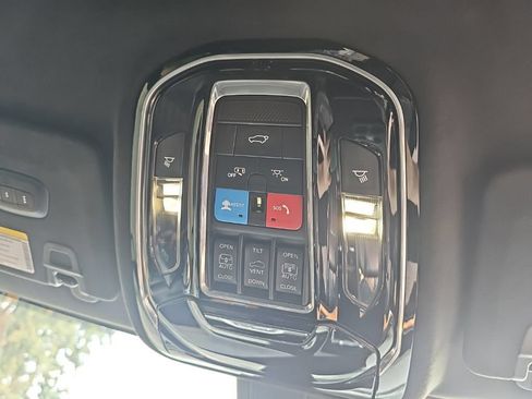 Used 2022 Jeep Grand Cherokee Summit AWD/4WD image 45
