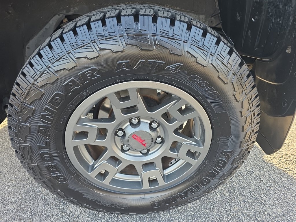 Used 2019 Toyota 4Runner SR5 AWD/4WD image 7