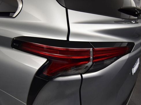 Used 2023 Toyota Sienna XSE w/ XSE Plus Package image 12