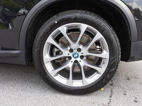 Used 2025 BMW X5 xDrive50e AWD/4WD image 6