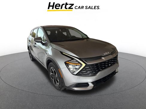 Used 2025 Kia Sportage LX image 1