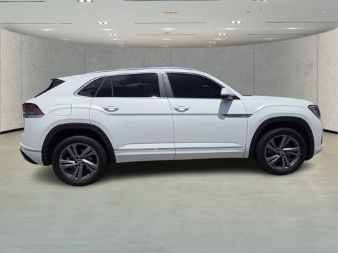 Used 2024 Volkswagen Atlas Cross Sport SEL R-Line image 2