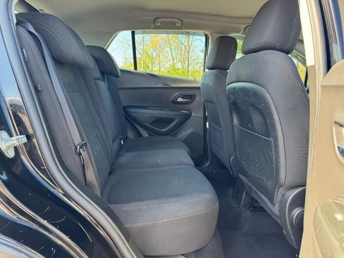 Used 2017 Chevrolet Trax LS FWD image 18