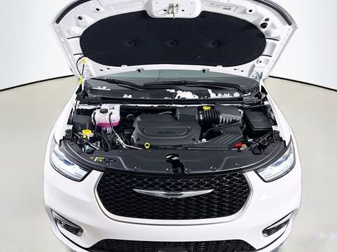 New 2026 Chrysler Pacifica Pinnacle image 30