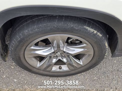 Used 2019 Toyota Highlander Limited Platinum AWD/4WD image 11
