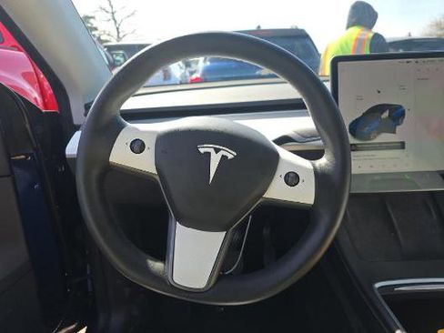 Used 2021 Tesla Model Y Long Range AWD/4WD image 5