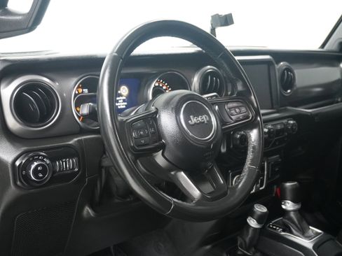 Used 2021 Jeep Gladiator Sport image 9