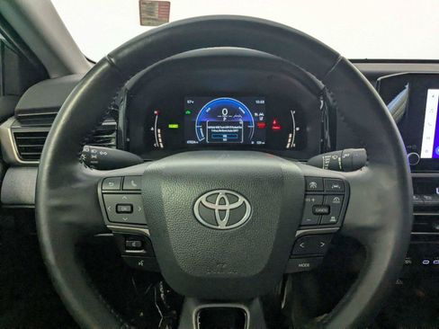 Used 2025 Toyota Camry LE w/ Convenience Package FWD image 14