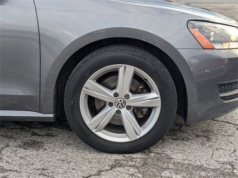 Used 2013 Volkswagen Passat 2.5 SE image 10