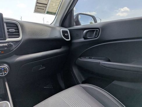 Used 2023 Hyundai Venue Limited w/ Cargo Package FWD image 15