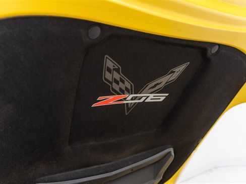 Used 2018 Chevrolet Corvette Z06 RWD image 71